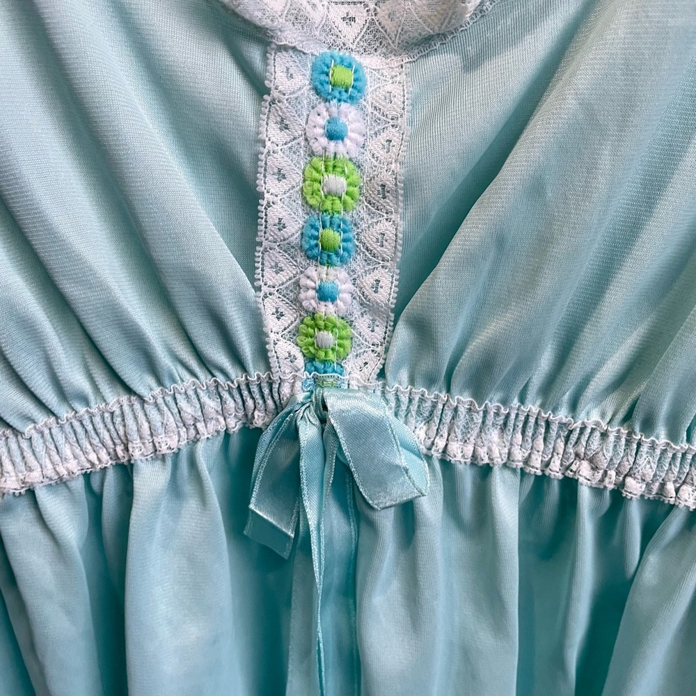 Light Blue & Lace Vintage 1960s Marchioness Slip